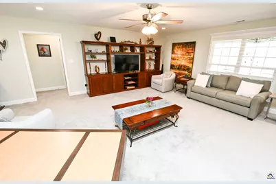 423 Lamplight Drive, Byron, GA 31008 - Photo 7