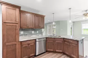 423 Lamplight Dr, Byron, GA 31008 - Photo 17