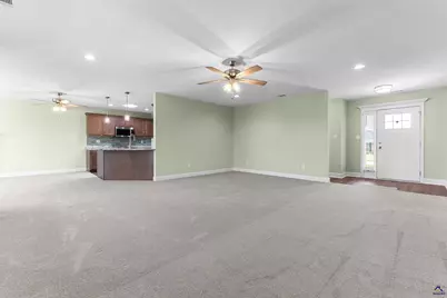 423 Lamplight Drive, Byron, GA 31008 - Photo 9