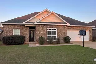 129 Manchester Ln, Byron, GA 31008 - Photo 1