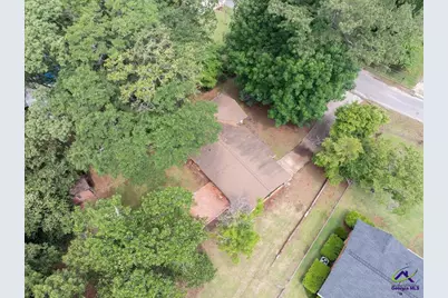 308 Juniper, Warner Robins, GA 31093 - Photo 9