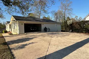 210 Oak Forest Ln, Warner Robins, GA 31088 - Photo 5