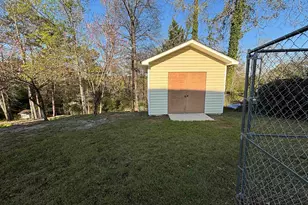 210 Oak Forest Ln, Warner Robins, GA 31088 - Photo 9