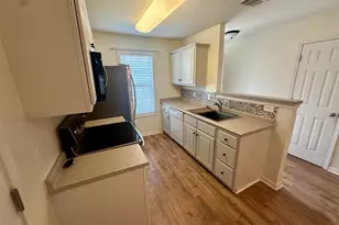 129 Kingston Village Dr, Perry, GA 31069 - Photo 3