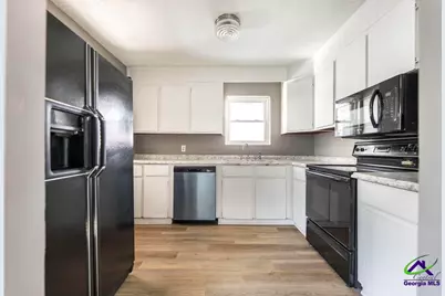 105 Flanders Drive, Warner Robins, GA 31093 - Photo 11