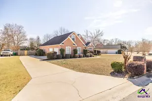 208 Twelve Oaks Dr, Warner Robins, GA 31088 - Photo 5