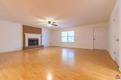 113 Lake Lillian Drive, Perry, GA 31069 - Photo 3