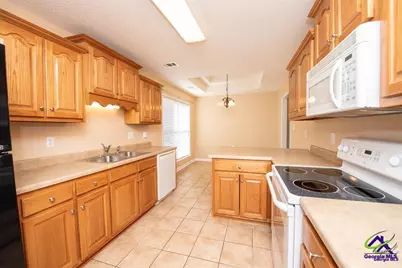 122 Emberly Lane, Warner Robins, GA 31088 - Photo 9