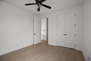 8 Pleasant Oaks Dr, Perry, GA 31069 - Photo 33