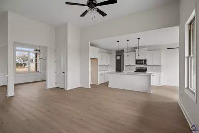 8 Pleasant Oaks Drive, Perry, GA 31069 - Photo 13