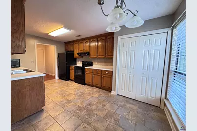 125 Lenox, Bonaire, GA 31005 - Photo 5
