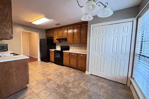 125 Lenox, Bonaire, GA 31005 - Photo 5