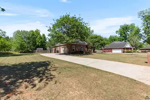 208 Mahan Dr, Perry, GA 31069 - Photo 5