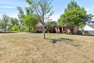 208 Mahan Dr, Perry, GA 31069 - Photo 3