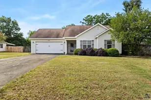 102 Grindstaff Dr, Bonaire, GA 31005 - Photo 1