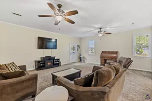 108 Chantilly Dr, Warner Robins, GA 31088 - Photo 9