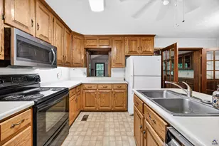 263 Welker Cir, Macon, GA 31211 - Photo 9
