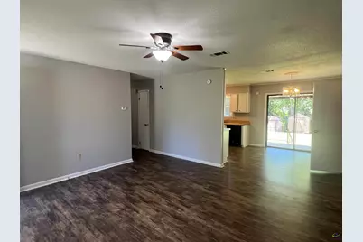 211 Laverne Drive, Warner Robins, GA 31088 - Photo 3