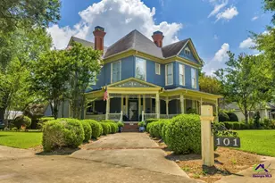 101 Everett Square, Fort Valley, GA 31030 - Photo 1