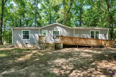 44 Spring Lake Drive, Hawkinsville, GA 31036 - Photo 1