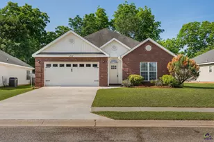 202 Sunnymeade Dr, Warner Robins, GA 31093 - Photo 1
