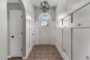 202 Sunnymeade Dr, Warner Robins, GA 31093 - Photo 3