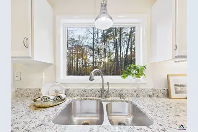 202 Hilltop Circle, Macon, GA 31210 - Photo 13