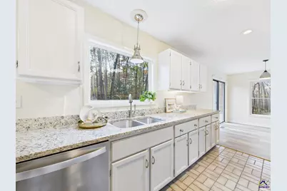 202 Hilltop Circle, Macon, GA 31210 - Photo 15