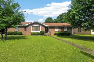 709 Meadowridge Dr, Warner Robins, GA 31093 - Photo 1