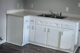 402 A Curtis St, Warner Robins, GA 31093 - Photo 5