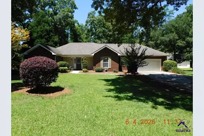 112 Charleston Court, Warner Robins, GA 31088 - Photo 1