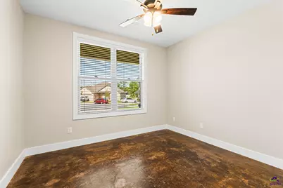 212 Silverside Drive, Perry, GA 31069 - Photo 11