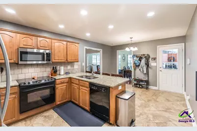 165 Crystal Ridge Cir, Byron, GA 31008 - Photo 13