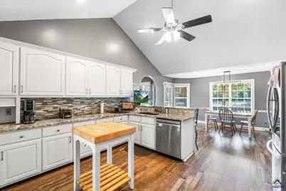 370 Twin Lakes Drive, Gray, GA 31032 - Photo 17