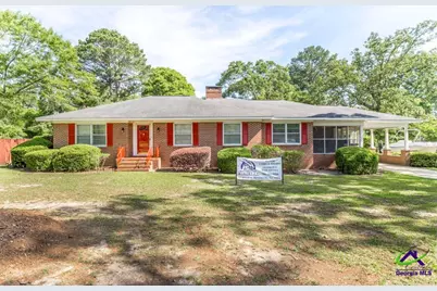304 Broad Street, Hawkinsville, GA 31036 - Photo 1