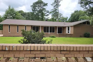 109 Delchamps, Warner Robins, GA 31093 - Photo 1