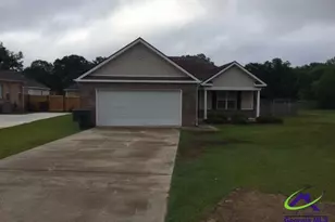 226 Sunnymeade Dr, Warner Robins, GA 31093 - Photo 1