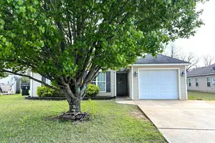 113 Marcelline Ct, Warner Robins, GA 31088 - Photo 1