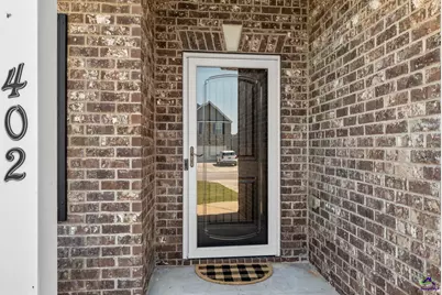 402 Avery Court, Bonaire, GA 31005 - Photo 5