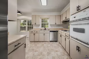 608 Meadowridge Dr, Warner Robins, GA 31093 - Photo 9
