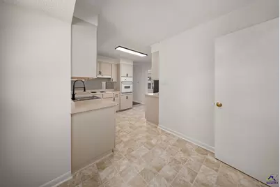 608 Meadow Ridge Drive, Warner Robins, GA 31093 - Photo 15