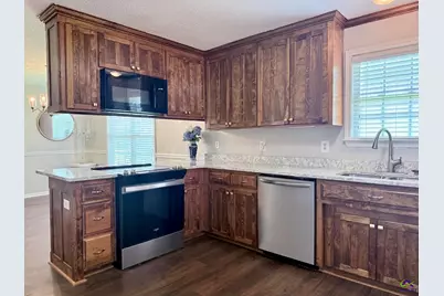719 Wilmington Drive, Warner Robins, GA 31088 - Photo 9