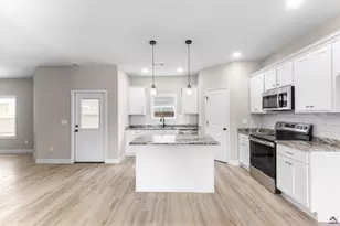 300 Beau Claire Cir, Byron, GA 31008 - Photo 7