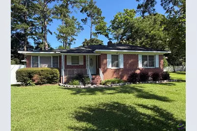 108 Peter St, Cochran, GA 31014 - Photo 1
