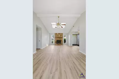 208 Sun Valley, Warner Robins, GA 31093 - Photo 9