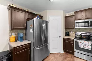 406 Stonebrook Cir, Byron, GA 31008 - Photo 17