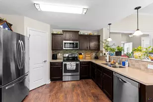 406 Stonebrook Cir, Byron, GA 31008 - Photo 5