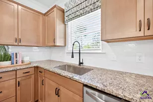 305 Southgate Dr, Byron, GA 31008 - Photo 11