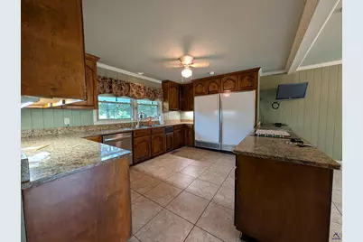 404 Oakview Square, Warner Robins, GA 31093 - Photo 11