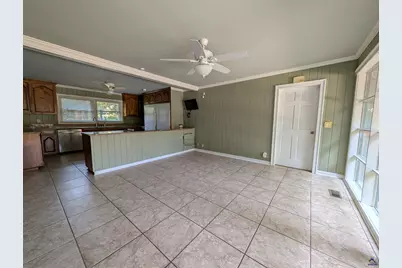 404 Oakview Square, Warner Robins, GA 31093 - Photo 9